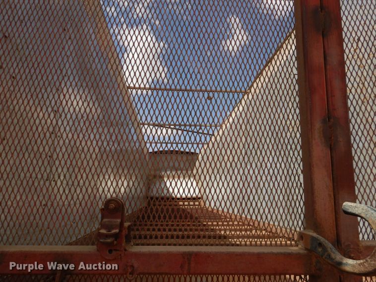 image for item DJ8938 1975 Bocats  silage trailer