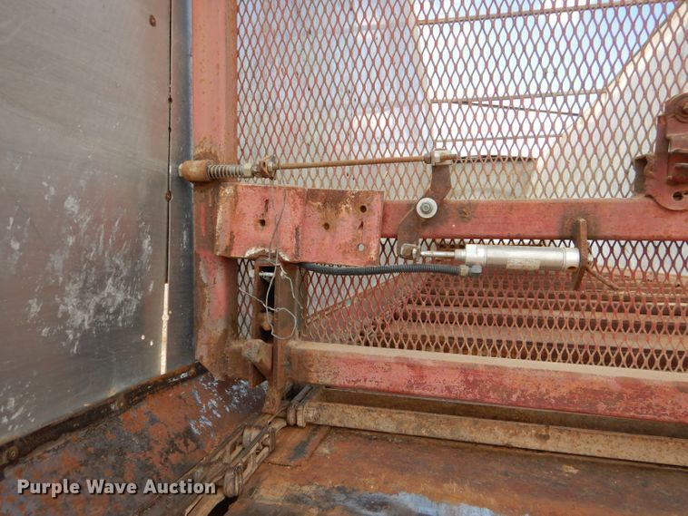 image for item DJ8938 1975 Bocats  silage trailer