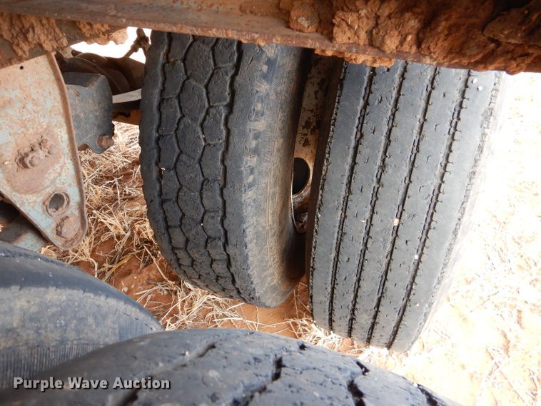 image for item DJ8938 1975 Bocats  silage trailer