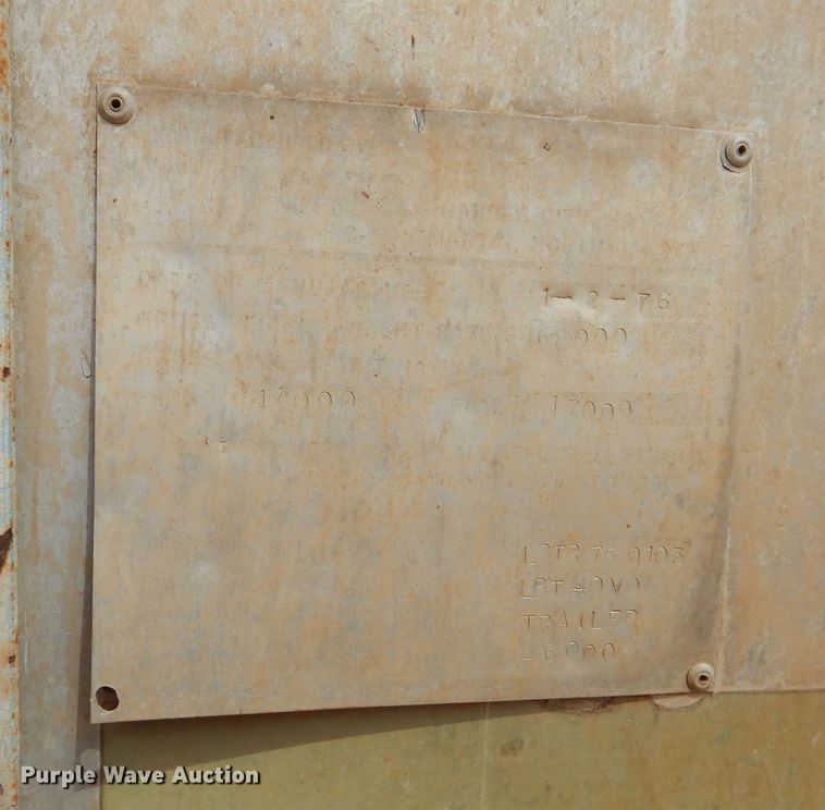 image for item DJ8938 1975 Bocats  silage trailer