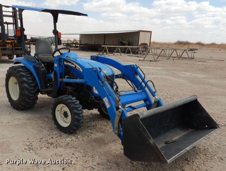 image for item DJ8940 New Holland TC33D  MFWD tractor