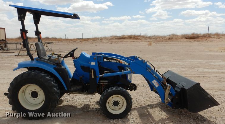 image for item DJ8940 New Holland TC33D  MFWD tractor
