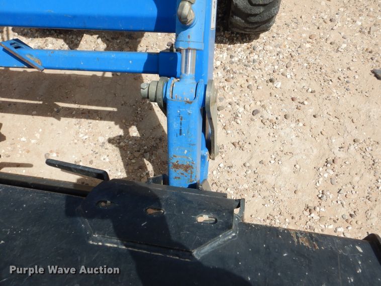 image for item DJ8940 New Holland TC33D  MFWD tractor