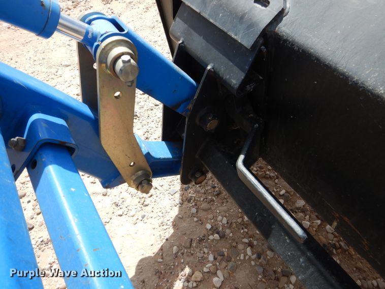 image for item DJ8940 New Holland TC33D  MFWD tractor