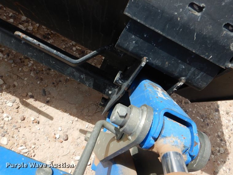 image for item DJ8940 New Holland TC33D  MFWD tractor