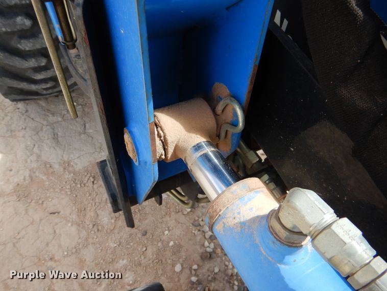 image for item DJ8940 New Holland TC33D  MFWD tractor