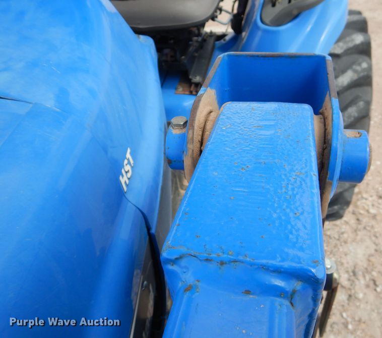 image for item DJ8940 New Holland TC33D  MFWD tractor