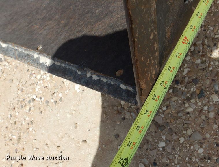 image for item DJ8940 New Holland TC33D  MFWD tractor