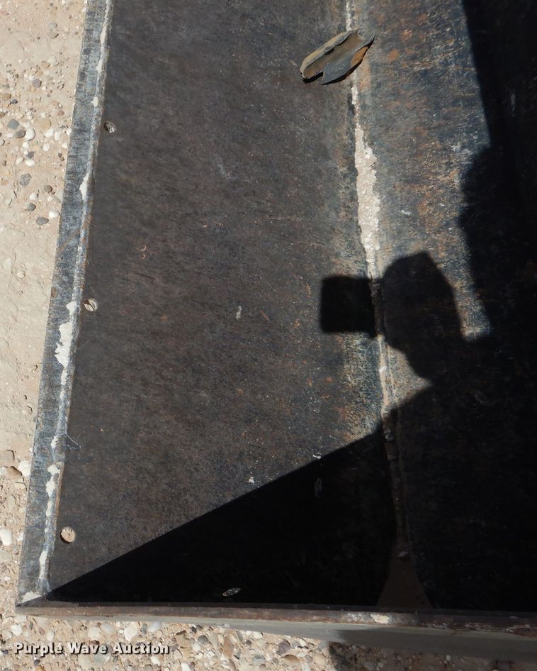 image for item DJ8940 New Holland TC33D  MFWD tractor