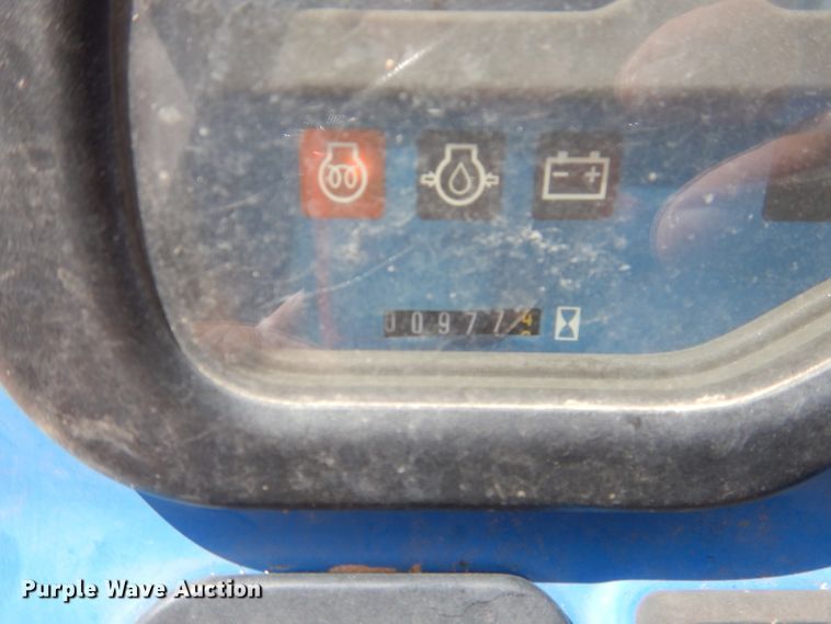 image for item DJ8940 New Holland TC33D  MFWD tractor