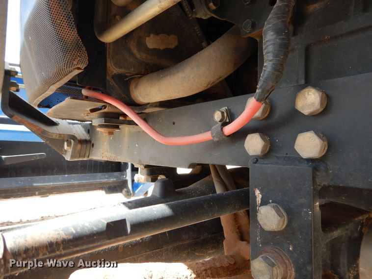 image for item DJ8940 New Holland TC33D  MFWD tractor