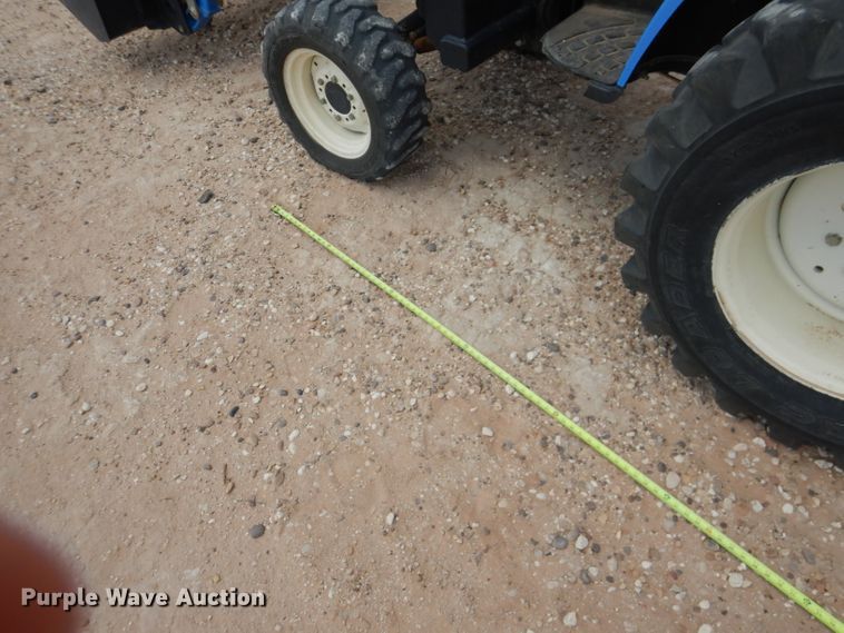 image for item DJ8940 New Holland TC33D  MFWD tractor