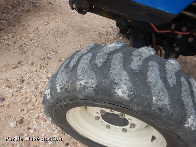 image for item DJ8940 New Holland TC33D  MFWD tractor