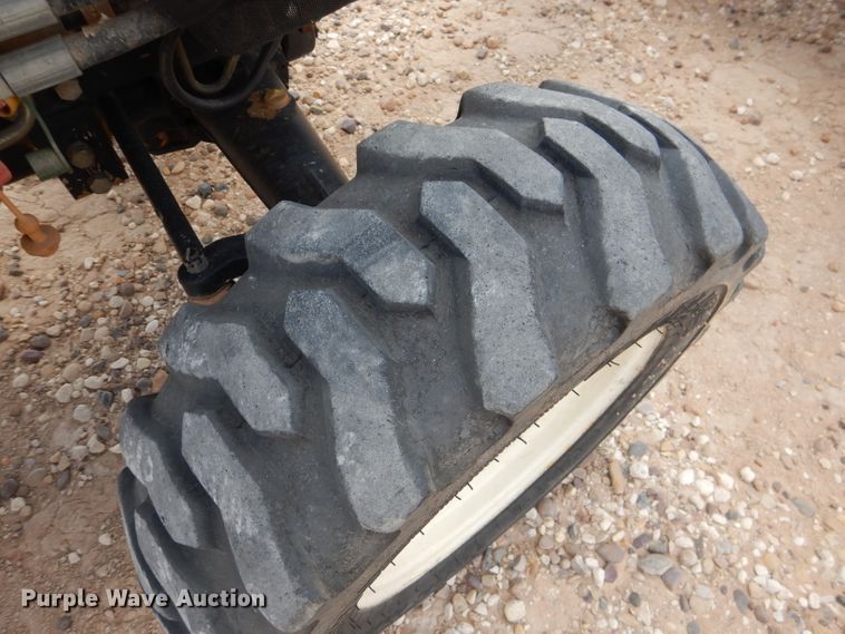 image for item DJ8940 New Holland TC33D  MFWD tractor