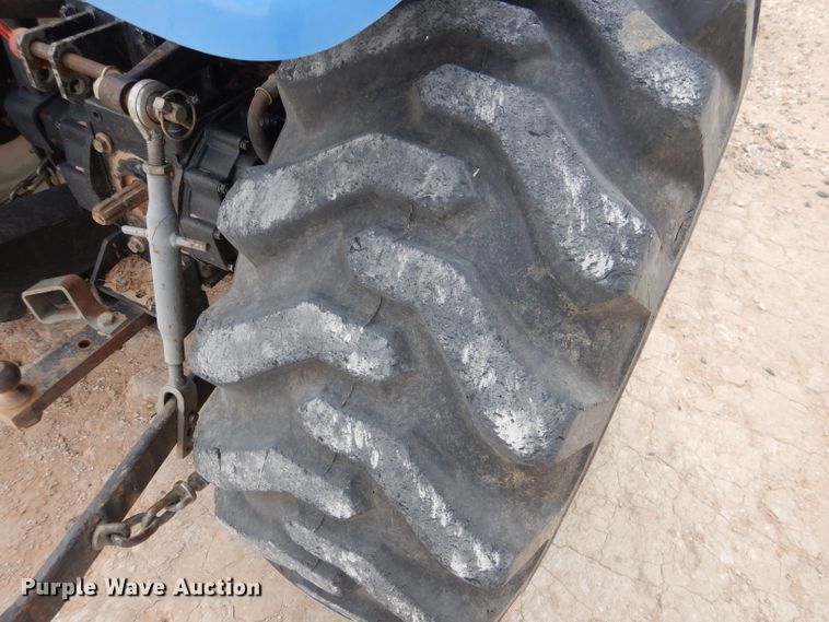 image for item DJ8940 New Holland TC33D  MFWD tractor