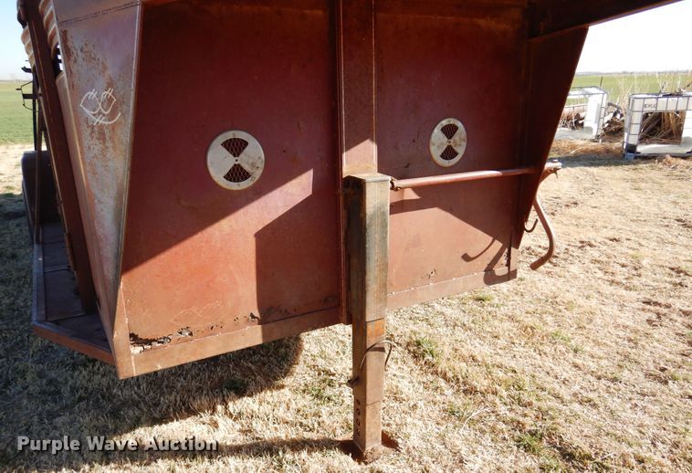 image for item DK4385 Rawhide  livestock trailer