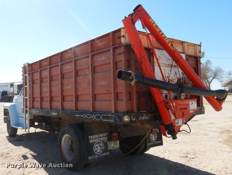 image for item DK4388 1990 Ford F600  grain truck