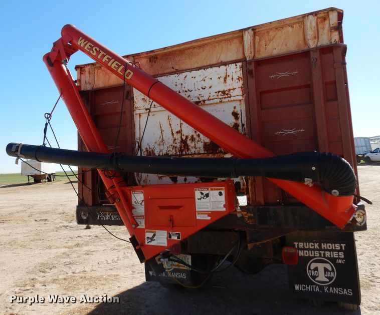 image for item DK4388 1990 Ford F600  grain truck