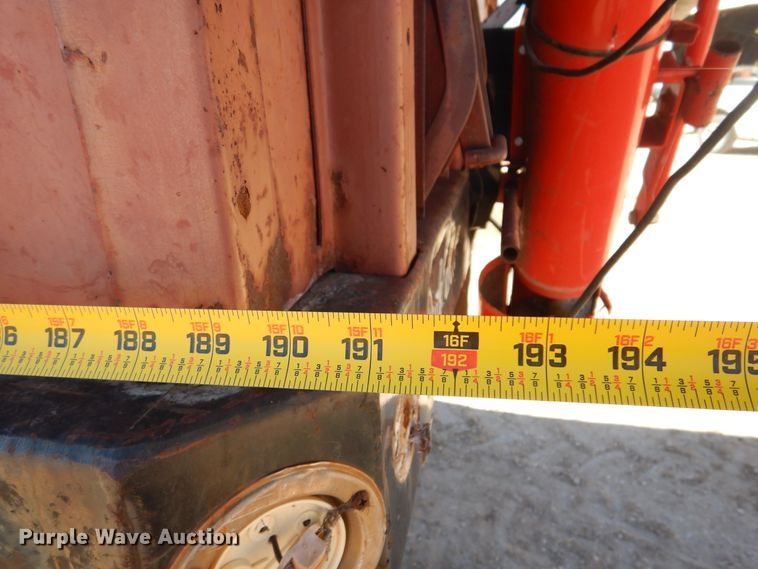 image for item DK4388 1990 Ford F600  grain truck