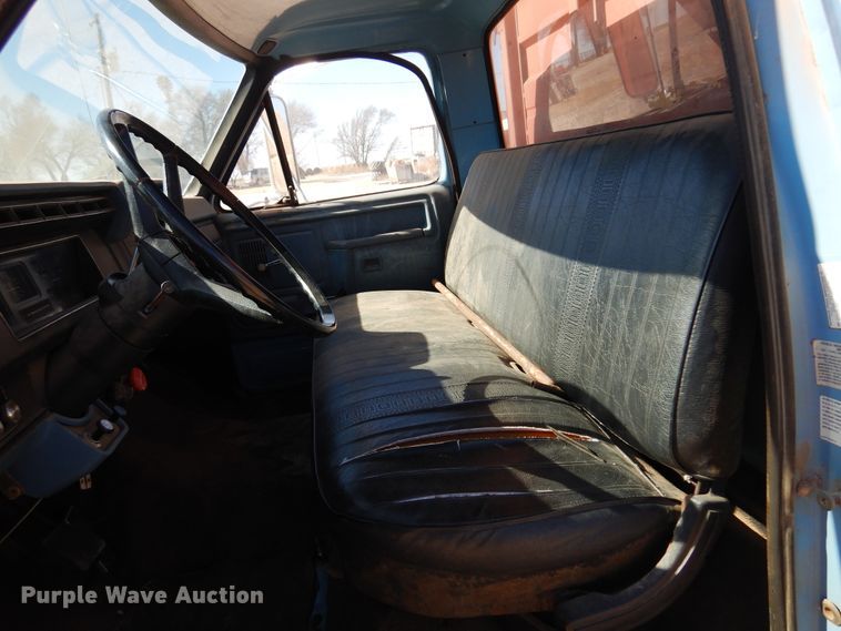 image for item DK4388 1990 Ford F600  grain truck