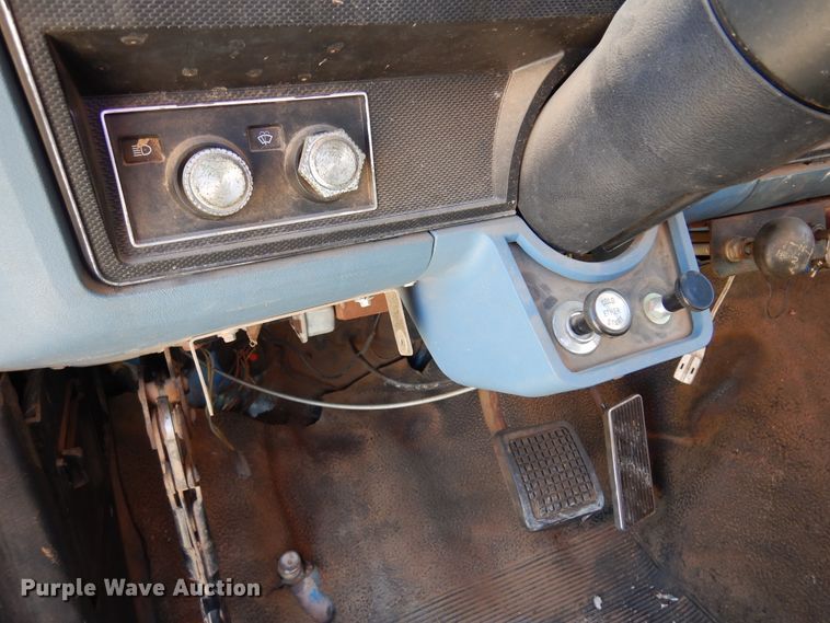 image for item DK4388 1990 Ford F600  grain truck