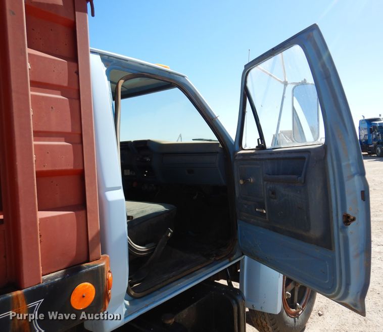 image for item DK4388 1990 Ford F600  grain truck