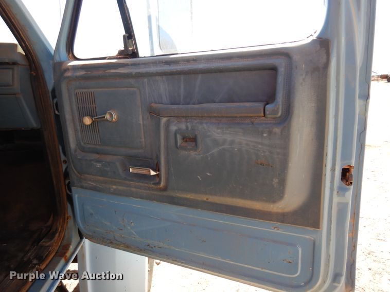 image for item DK4388 1990 Ford F600  grain truck