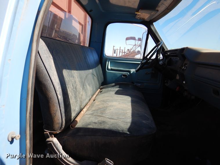 image for item DK4388 1990 Ford F600  grain truck