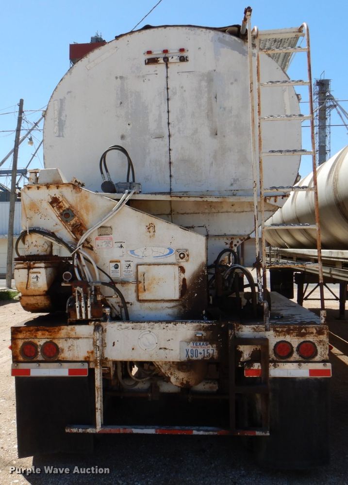 image for item DK8249 1996 Ledwell  feed delivery trailer