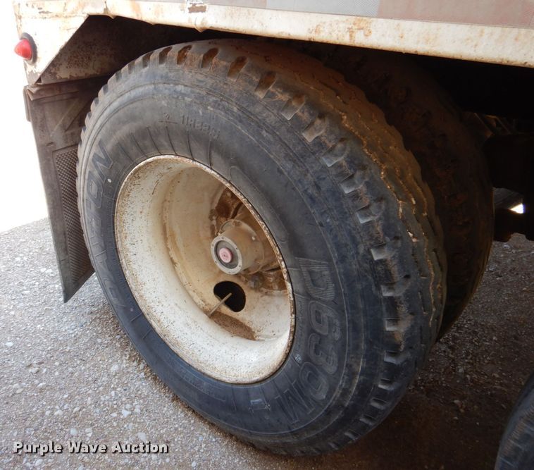 image for item DK8249 1996 Ledwell  feed delivery trailer