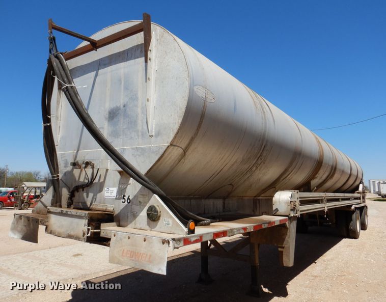 image for item DK8252 1998 Ledwell  feed delivery trailer