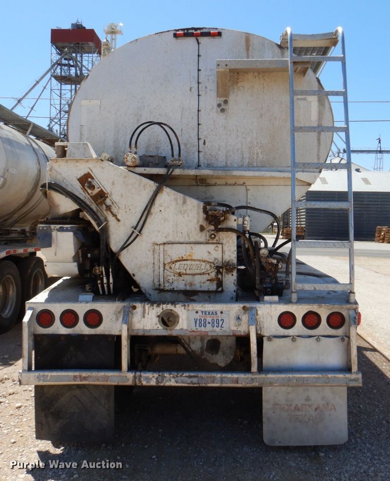 image for item DK8252 1998 Ledwell  feed delivery trailer