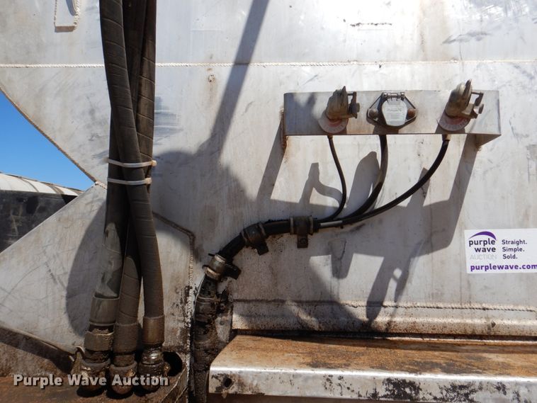 image for item DK8252 1998 Ledwell  feed delivery trailer