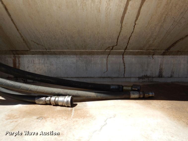 image for item DK8252 1998 Ledwell  feed delivery trailer