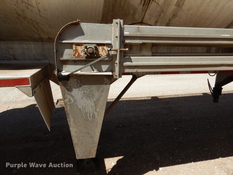 image for item DK8252 1998 Ledwell  feed delivery trailer