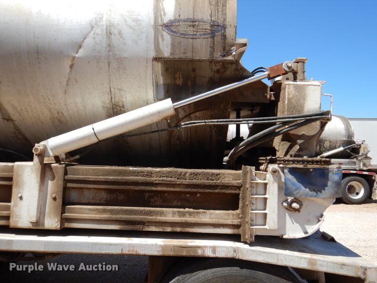 image for item DK8252 1998 Ledwell  feed delivery trailer