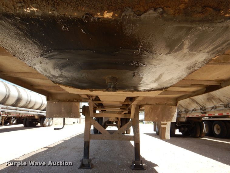 image for item DK8252 1998 Ledwell  feed delivery trailer