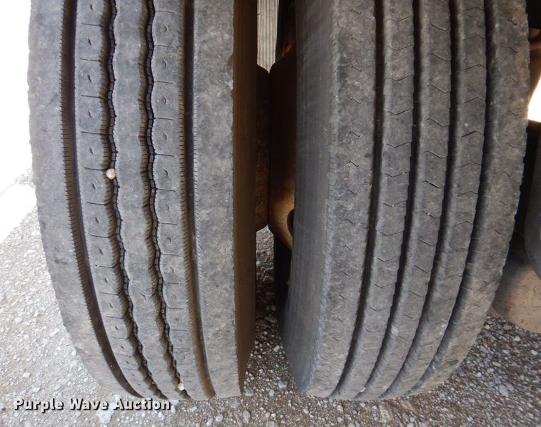 image for item DK8252 1998 Ledwell  feed delivery trailer