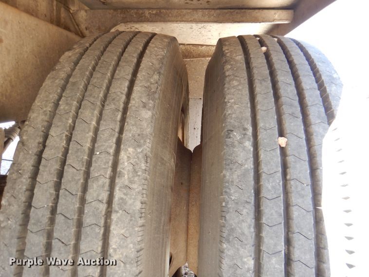 image for item DK8252 1998 Ledwell  feed delivery trailer