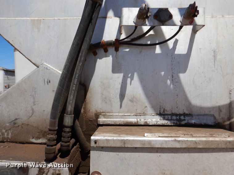 image for item DK8253 1974 Feedliner  feed delivery trailer