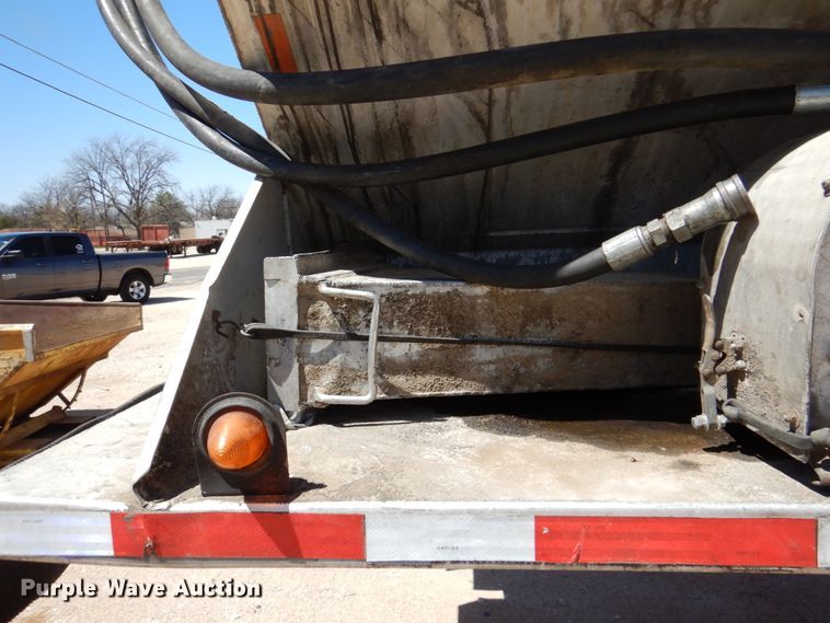 image for item DK8253 1974 Feedliner  feed delivery trailer