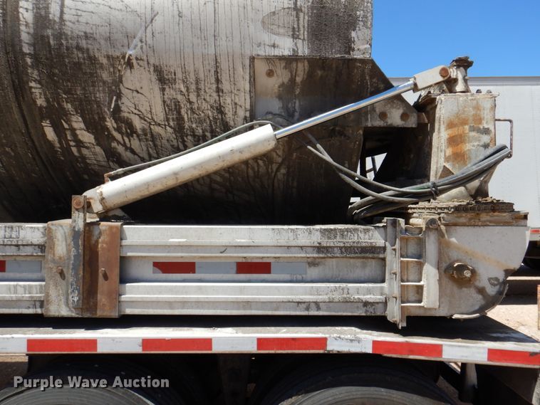 image for item DK8253 1974 Feedliner  feed delivery trailer