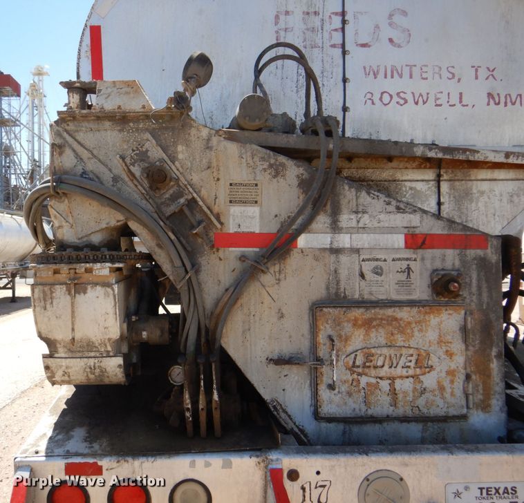 image for item DK8253 1974 Feedliner  feed delivery trailer