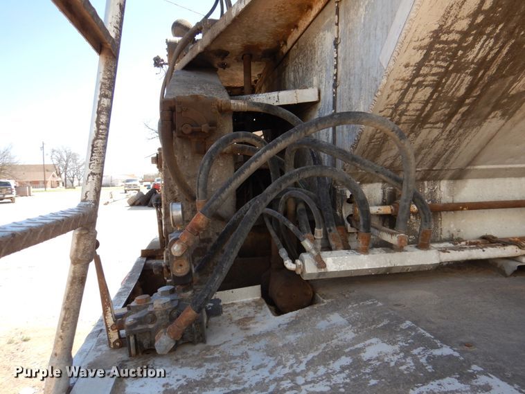 image for item DK8253 1974 Feedliner  feed delivery trailer