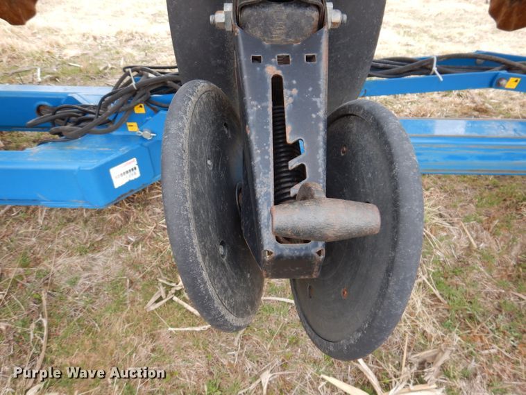 image for item DL5961 Kinze 2600  split row no-till planter