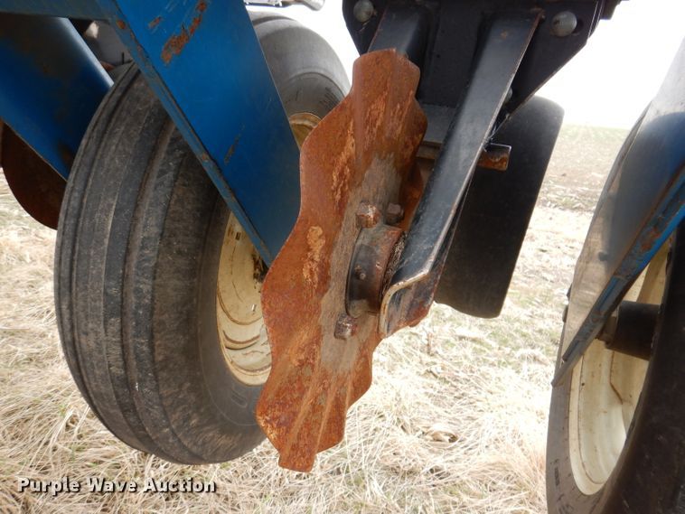 image for item DL5961 Kinze 2600  split row no-till planter