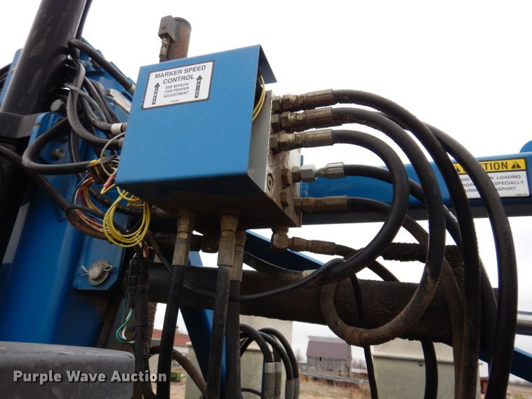 image for item DL5961 Kinze 2600  split row no-till planter