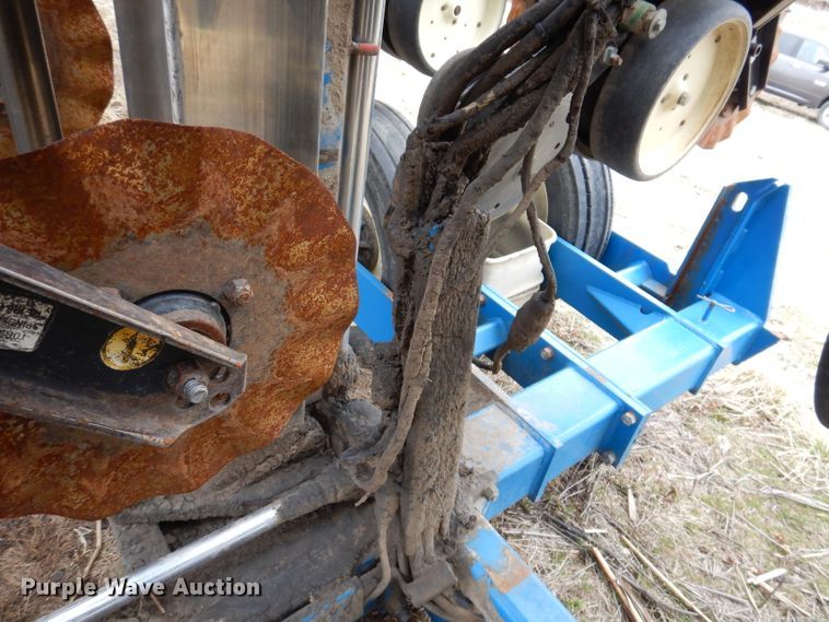 image for item DL5961 Kinze 2600  split row no-till planter