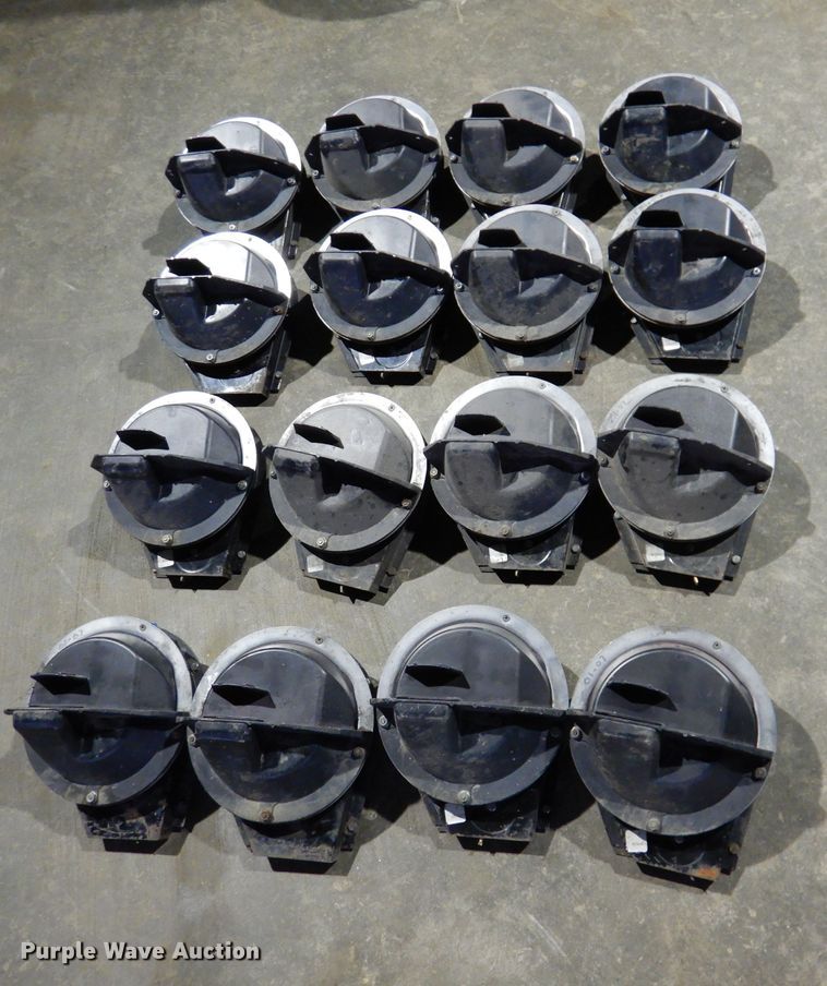 image for item DL5961 Kinze 2600  split row no-till planter