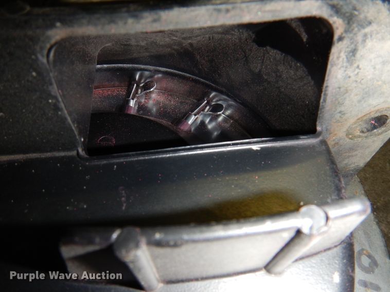 image for item DL5961 Kinze 2600  split row no-till planter